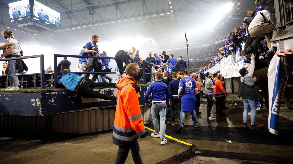 Platzsturm Schalke