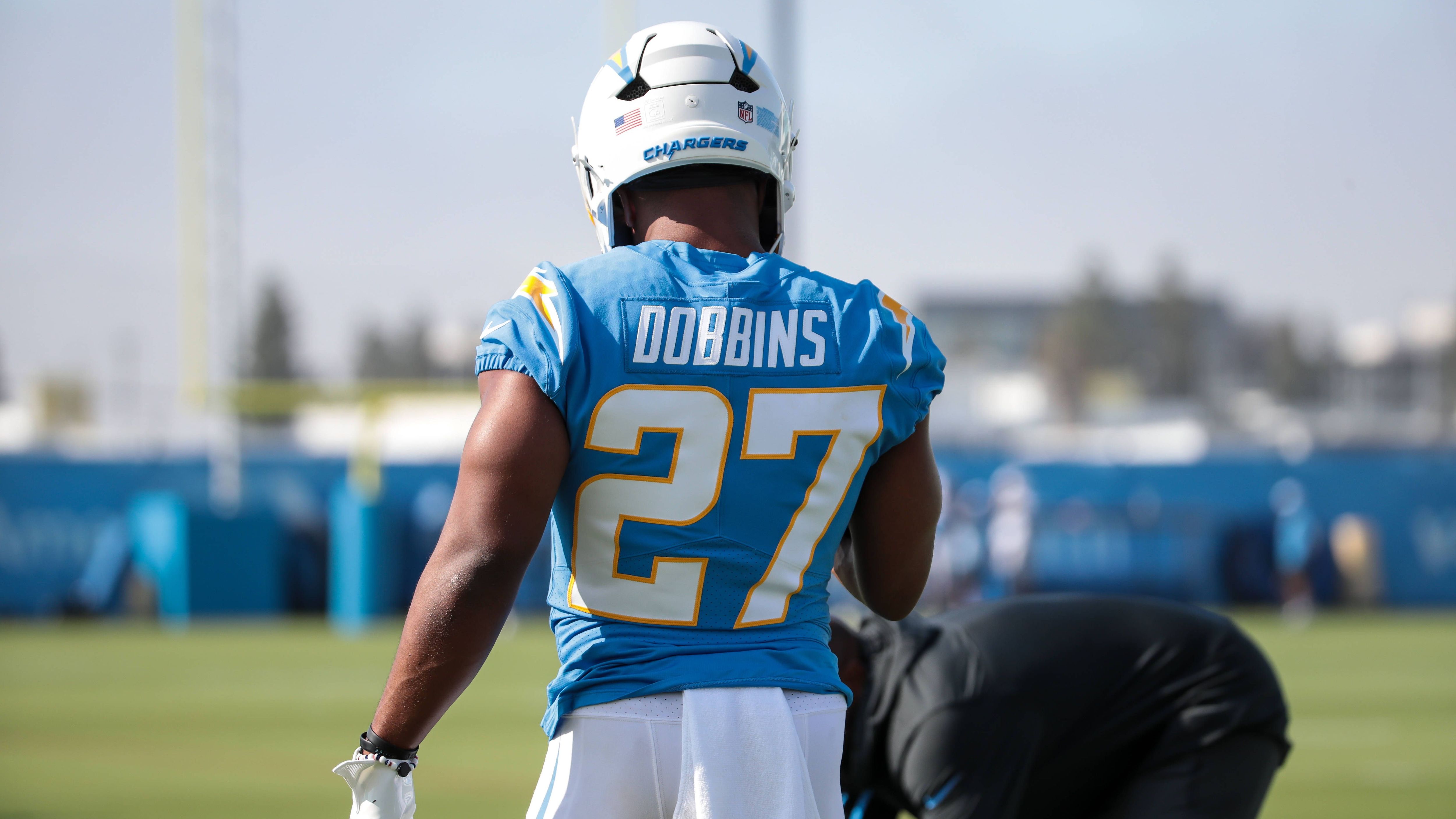 <strong>Los Angeles Chargers: J. K. Dobbins (RB)</strong><br>Ein verletzungsgeplagtes Mega-Talent, das diese Saison vielleicht endlich zeigen kann, was in ihm steckt. Nach nur neun Spielen in den letzten drei Spielzeiten könnte Dobbins unter Greg Roman zum Nummer-1-Running-Back der Chargers werden - und eine Pro-Bowl-Teilnahme durchaus realistisch.