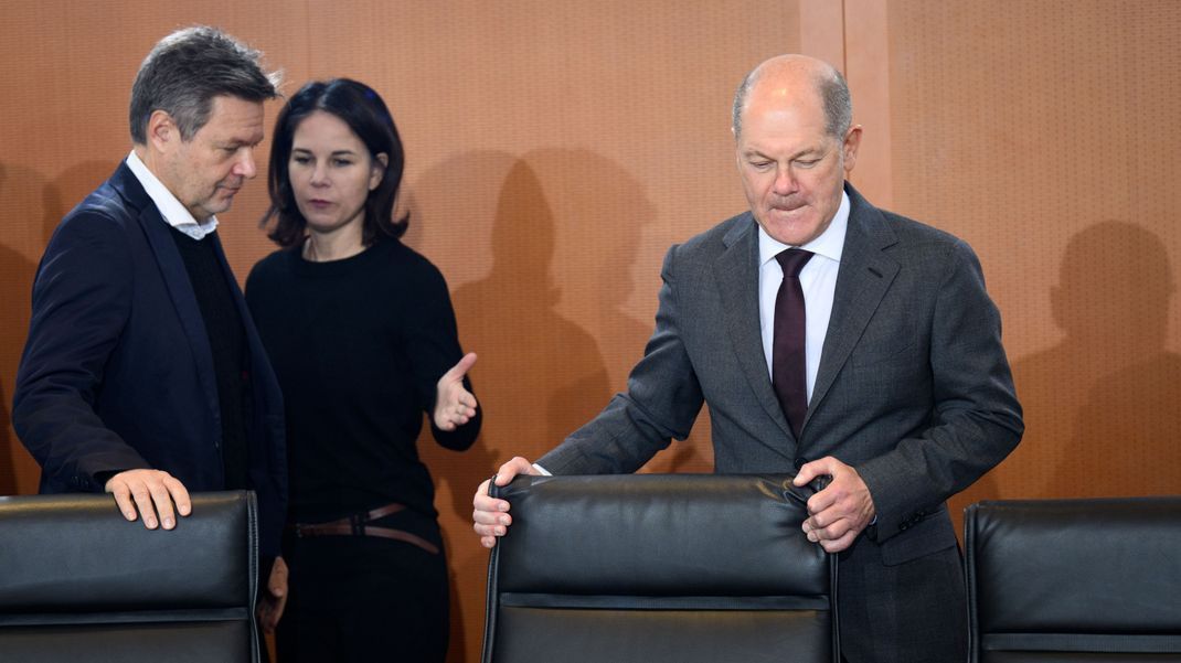 Wirtschaftsminister Robert Habeck (links), Außenministerin Annalena Baerbock und Bundeskanzler Olaf Scholz