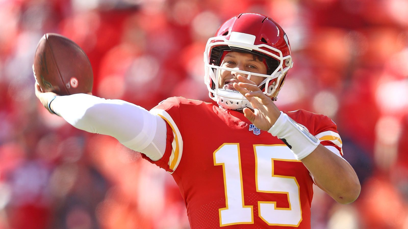 
                <strong>AFC: 3. Kansas City Chiefs (aktuell 6-3)</strong><br>
                Restprogramm: at Titans, at Chargers, Bye, Raiders, at Patriots, Broncos, at Bears, ChargersSuperstar Patrick Mahomes kehrt voraussichtlich in Woche 10 endlich zurück. Somit wird die Offense noch gefährlicher, als sie ohnehin schon ist. Zudem steht dem Quarterback mit Tyreek Hill eine weitere Waffe zur Verfügung, die verletzungsbedingt lange fehlte. Bei dem Restprogramm gibt es maximal noch eine Niederlage – weil die Defense noch in Playoff-Form kommen muss!Prognose: 12-4
              