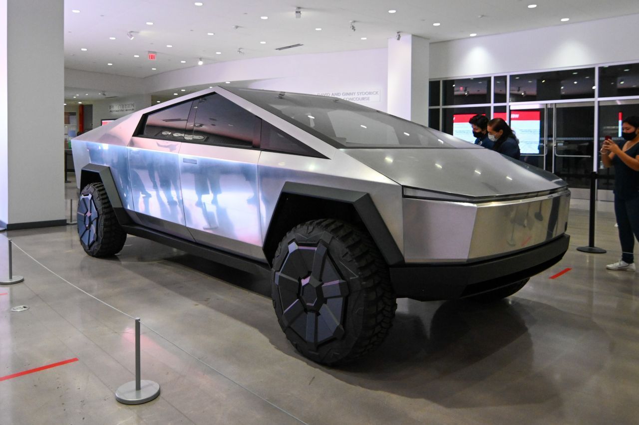 Der "Cybertruck" von Tesla soll 2022 auf den Markt kommen. Ob der Pick-up mit dem ungewöhnlichen Design in Europa eine Zulassung bekommt, ist aber noch fraglich.