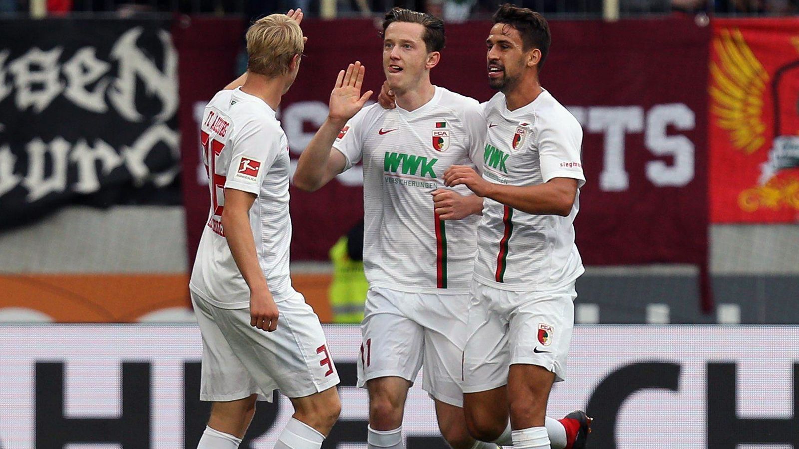 
                <strong>Platz 6 - FC Augsburg</strong><br>
                58,96 Prozent der Befragten sehen den FC Augsburg als "sympathisch" an.
              