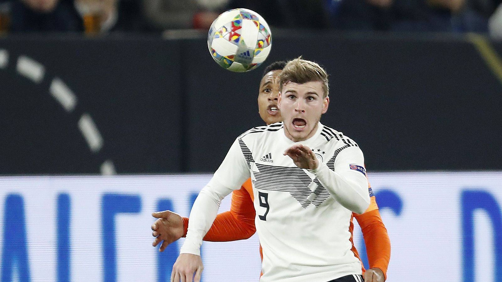 
                <strong>Timo Werner (RB Leipzig/23/23)</strong><br>
                Der klassische Lautsprecher ist auch der Leipziger nicht, aber auch von ihm wird Löw noch mehr Führungsqualitäten verlangen. Für ihn ist der Umbruch ebenfalls eine Chance: Werner kann sich positionieren und seine Rolle festigen, immerhin werden im Mannschaftsrat ein paar Plätze frei.
              