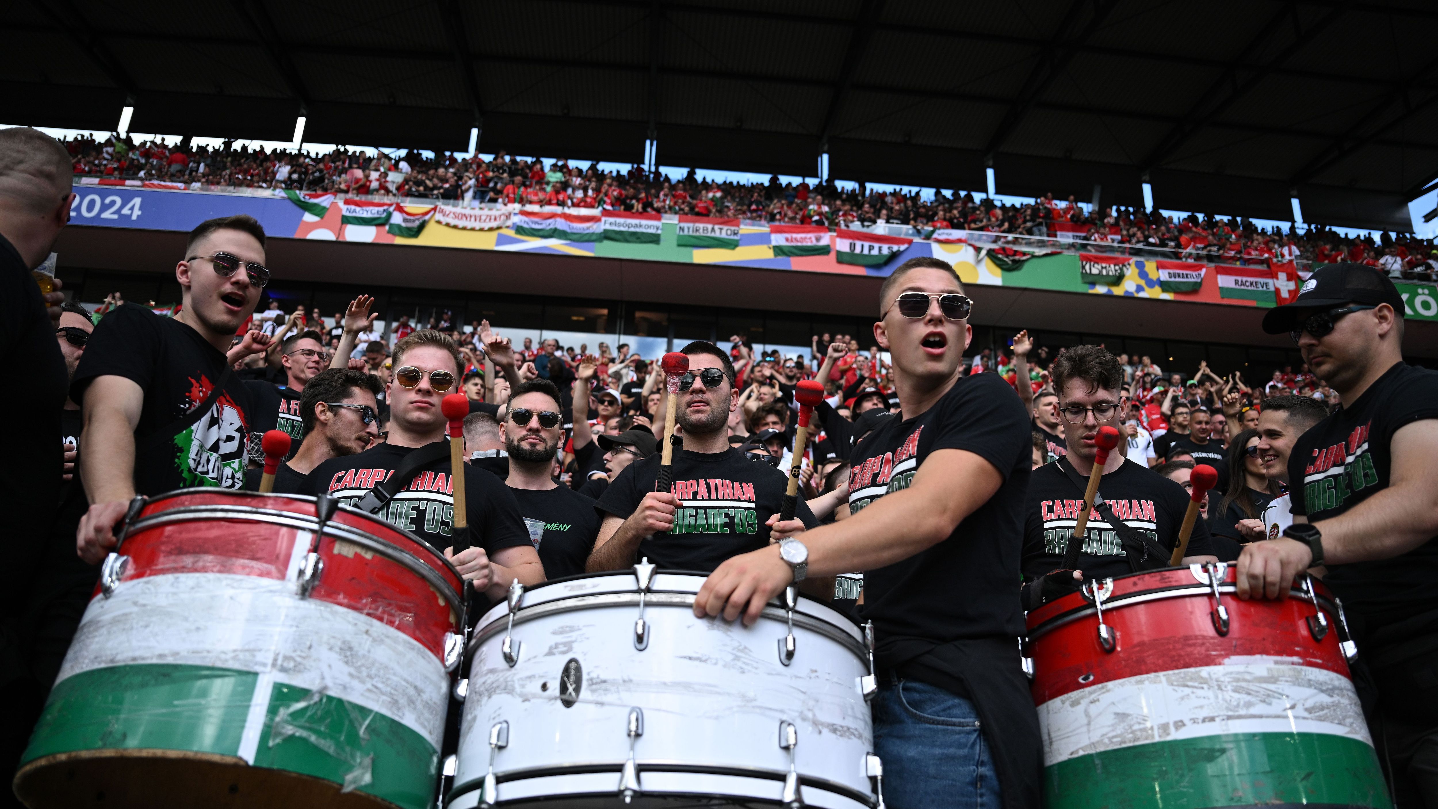 <strong>Der zweite EM-Tag in Bildern</strong><br>Die ungarischen Fans machten im Kölner Stadion ordentlich Stimmung.