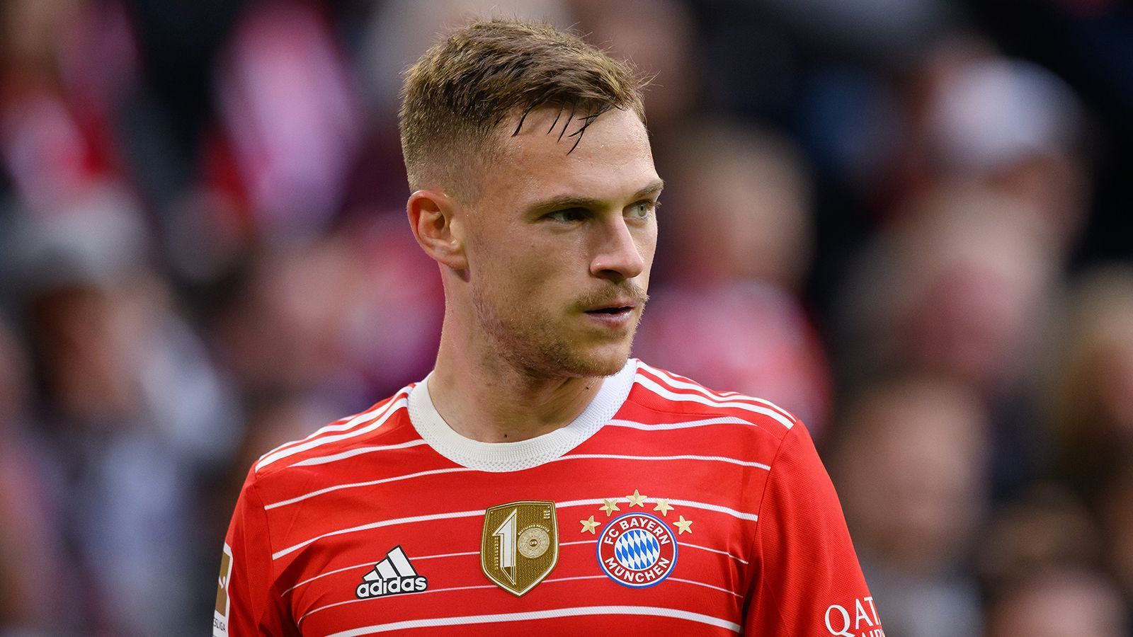 
                <strong>Die meisten Ballberührungen: Joshua Kimmich</strong><br>
                Die Zentrale des Bayern-Spiels sammelte über die Saison hinweg 2865 Ballberührungen, knapp 300 mehr als der Zweitplatzierte, Dayot Upamecano.
              