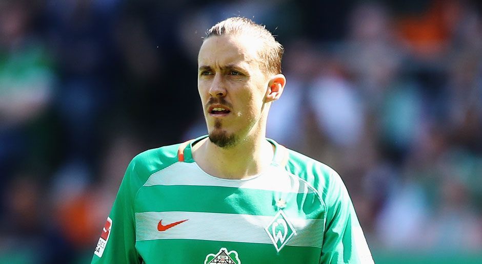 
                <strong>Max Kruse (SV Werder Bremen)</strong><br>
                Offenbar hat sich auch bis China rumgesprochen, dass Max Kruse zuletzt in Bremen einen richtig guten Job gemacht hat. Und prompt soll auch schon ein Angebot aus Asien eingetrudelt sein: Der Klub Tianjin Quanjian um Coach Fabio Cannavaro ist angeblich heiß auf den deutschen Stürmer und soll ihm ein Jahresgehalt von 13 Millionen Euro netto bieten - China-Verhältnisse eben. Davon kann Kruse in Bremen nur träumen. Zwar läuft der Vertrag des 29-Jährigen noch bis 2019, für 15 Millionen Euro Ablöse würde Werder ihn aber wohl ziehen lassen. Eine Summe, die Tianjin sicher locker auf den Tisch legen könnte. (Quelle: Bild)
              