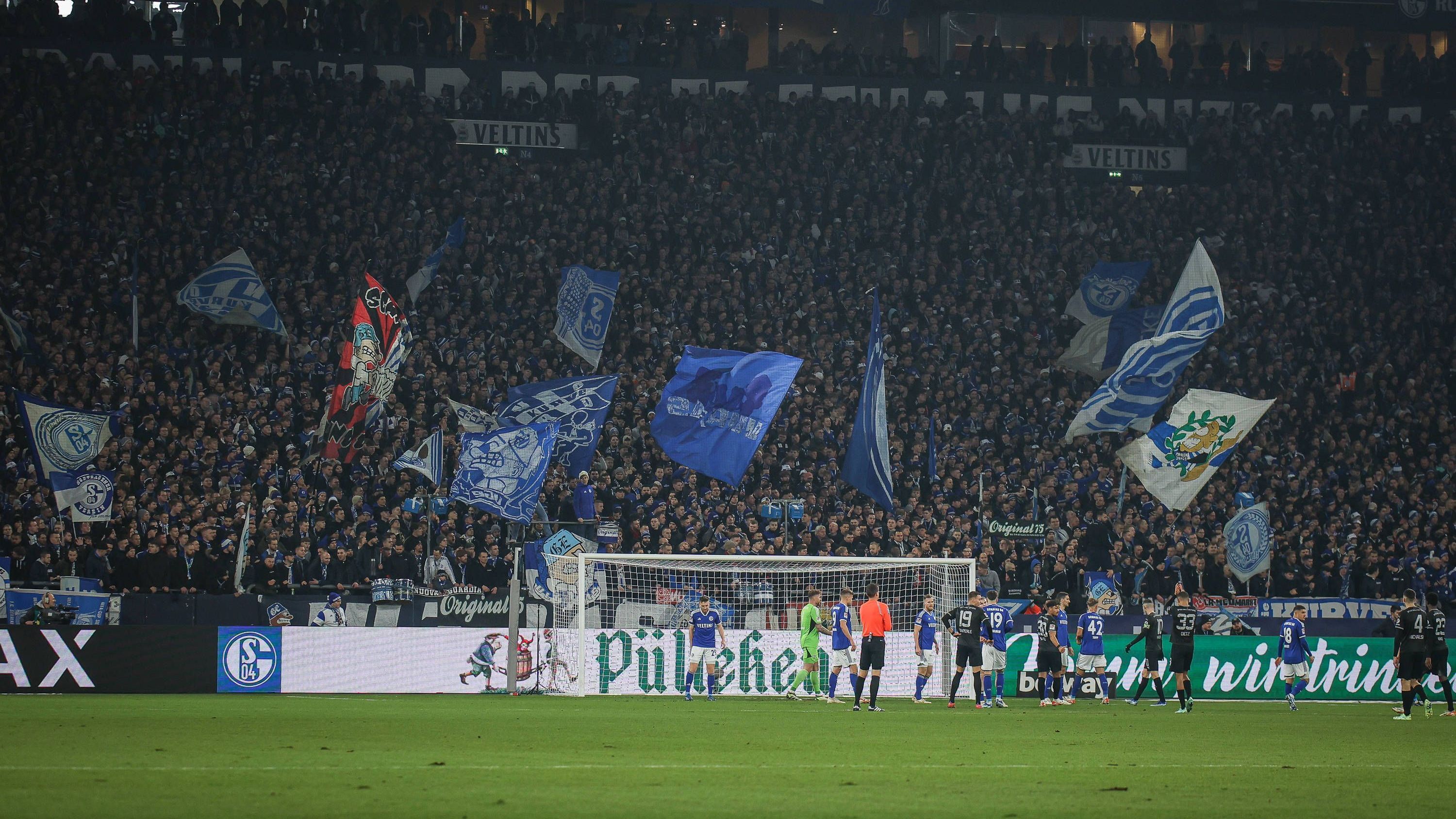 <strong>Championship Game: Veltins Arena auf Schalke</strong><br>Die eigentliche Heimat des FC Schalke 04 ist multifunktionell, von Stock-Car-Rennen von Stefan Raab über Biathlon-Wettkämpfe und Konzerte von Größen wie Ed Sheeran fand hier beinahe schon alles statt. Das Finale der ELF wird jedoch eine Premiere.