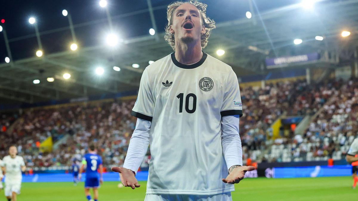 Nick Woltemade (Germany) bejubelt seinen Treffer zum 2:0, UEFA European Under-21 Championship 2025 Semi-Final, Germany v France, KoÅ¡icka futbalova arÃ na am 25. June 2025 in Kaschau, Slowakei. (Fo...