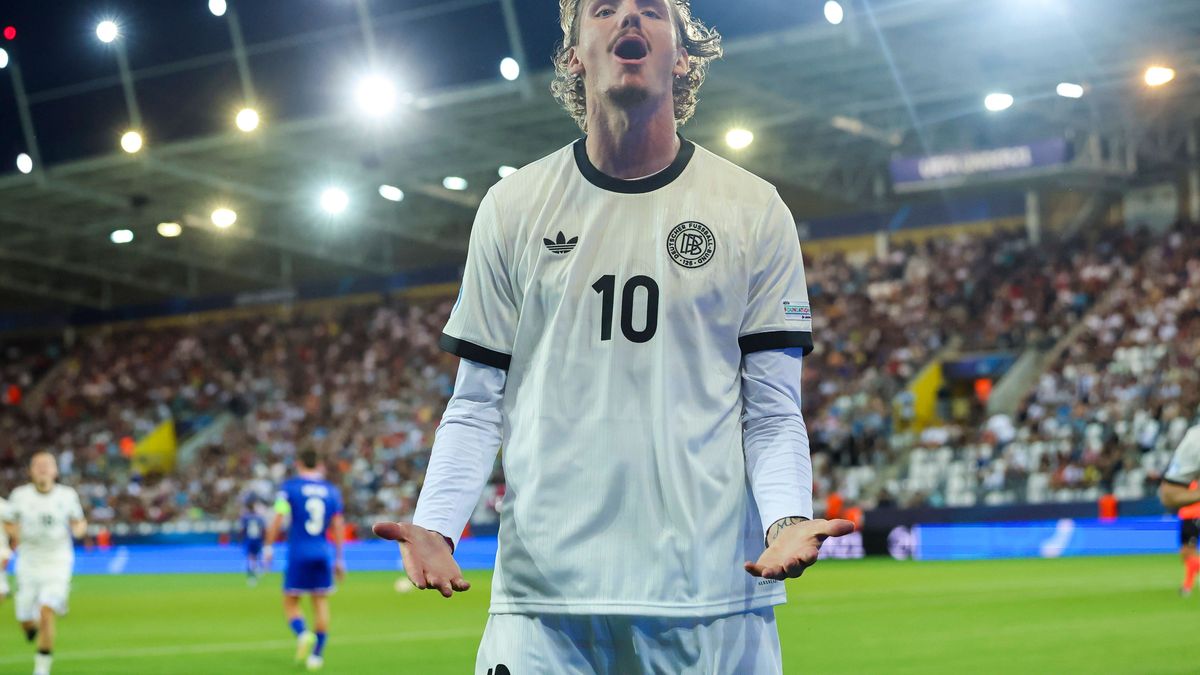 Nick Woltemade (Germany) bejubelt seinen Treffer zum 2:0, UEFA European Under-21 Championship 2025 Semi-Final, Germany v France, KoÅ¡icka futbalova arÃ na am 25. June 2025 in Kaschau, Slowakei. (Fo...