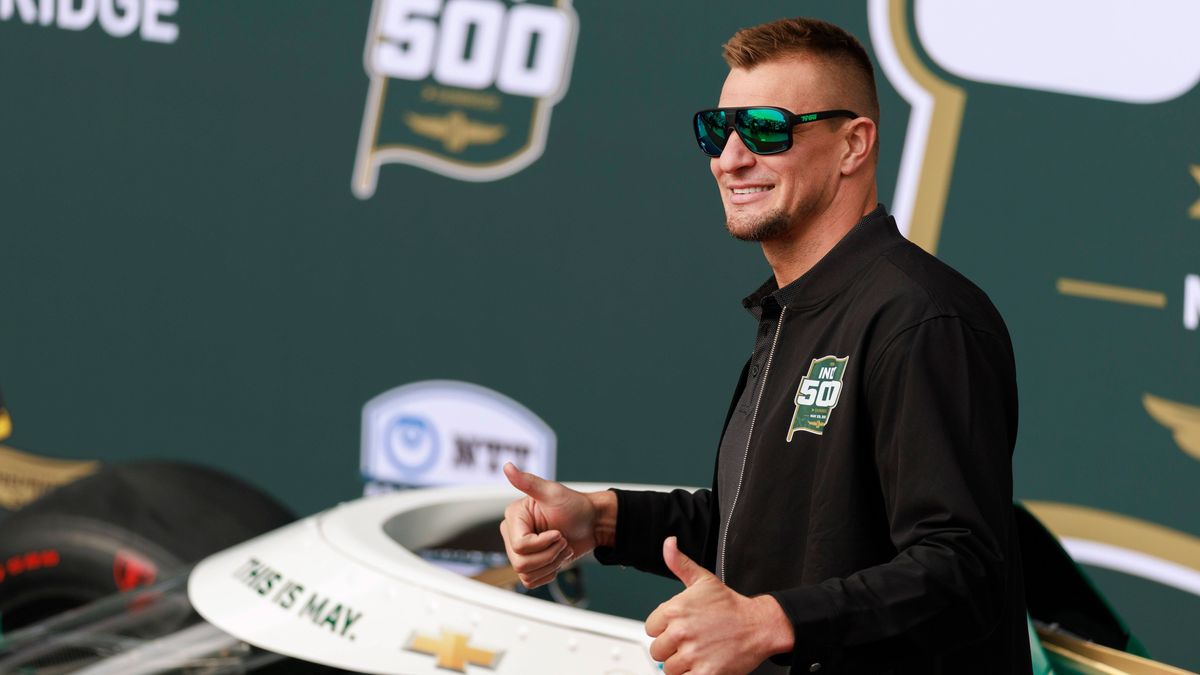 NTT IndyCar, Indy Car, IRL, USA Series 109th Indianapolis 500 in Indianapolis, USA - 25 May 2025 Rob Gronkowski (Snake Pit grand marshal) — four-time Super Bowl champion walks on the red carpet bef...