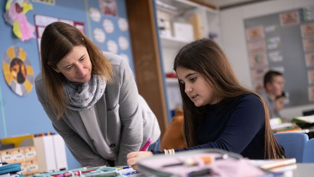 Viel zu wenig Leher:innen - viel zu wenig Förderung für benachteiligte Kinder.