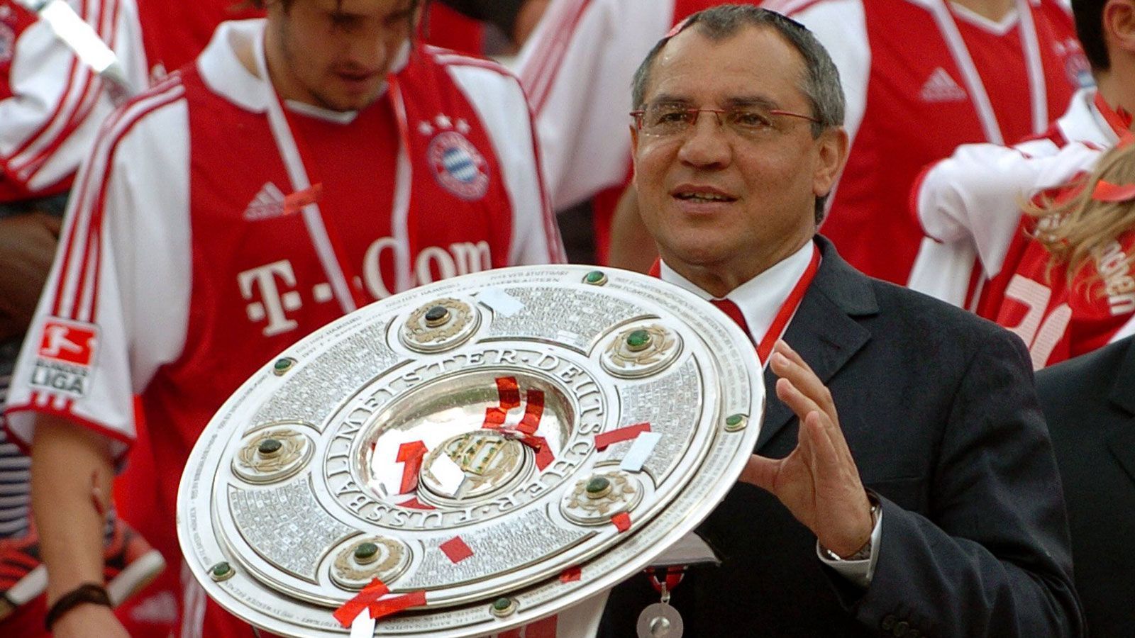 
                <strong>Felix Magath</strong><br>
                &#x2022; Bayern-Trainer von Juli 2004 bis Januar 2007<br>&#x2022; Tage im Amt: 944<br>&#x2022; Bilanz der ersten sechs Spiele: vier Siege, ein Remis, eine Niederlage<br>
              