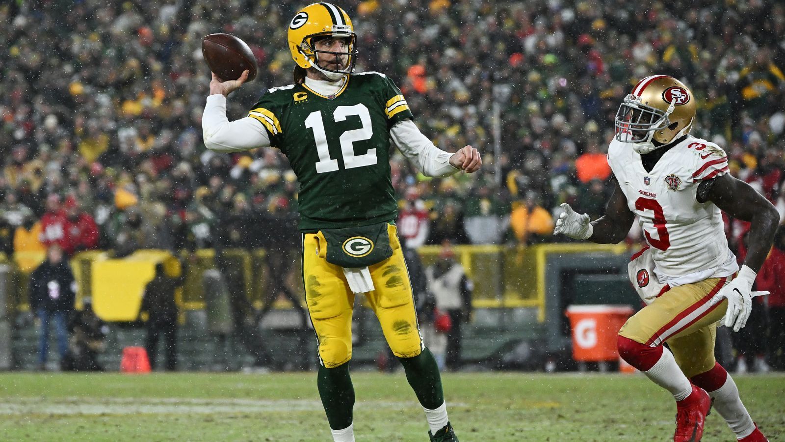 
                <strong>Most Valuable Player</strong><br>
                Favorit für den renommiertesten Preis, den Most Valuable Player, ist Aaron Rodgers von den Green Bay Packers. Bereits im Jahr 2020 wurde er zum wertvollsten Spieler der Liga gewählt. Die Buchmacher bieten für 400 Dollar Einsatz 100 Dollar Gewinn an (Quote: -400). Sein ärgster Verfolger, wenn man Las Vegas glauben kann, ist Tom Brady von den Tampa Bay Buccaneers. Für 100 Dollar Einsatz gewinnt man 500 Dollar, wenn Brady den Award bekommt (Quote: +500).
              