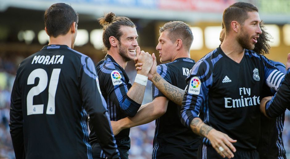 
                <strong>Real Madrid</strong><br>
                Real Madrid hat einen Rekord von Erzrivale FC Barcelona eingestellt. Die Königlichen gewannen am 4. Spieltag bei Espanyol Barcelona mit 2:0 (1:0). Durch den 16. Ligaerfolg in Serie egalisierte die Elf von Trainer Zinedine Zidane die Bestmarke der Katalanen aus der Saison 2010/11. Im Heimspiel gegen den FC Villareal endete die Serie der Königlichen mit einem 1:1-Unentschieden. Auch Barca spielte 2011 in der 17. Partie gegen Sporting Gijon nur Remis.
              
