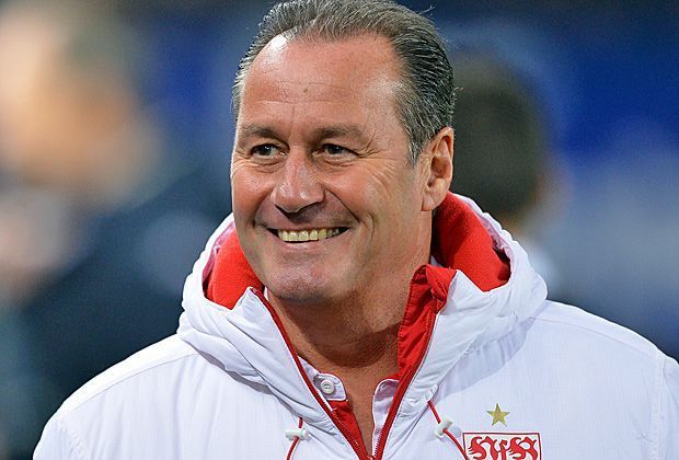 
                <strong>Huub Stevens (VfB Stuttgart) - im Amt seit: 25. November 2014</strong><br>
                Bis zum zwölften Spieltag holt der VfB Stuttgart unter Coach Armin Veh neun Punkte. Genau die gleiche Anzahl hat nun auch Stevens auf dem Konto, doch dafür benötigte er nur acht Partien. Zumindest punktemäßig hat sich also auch in diesem Fall der Trainerwechsel gelohnt.
              