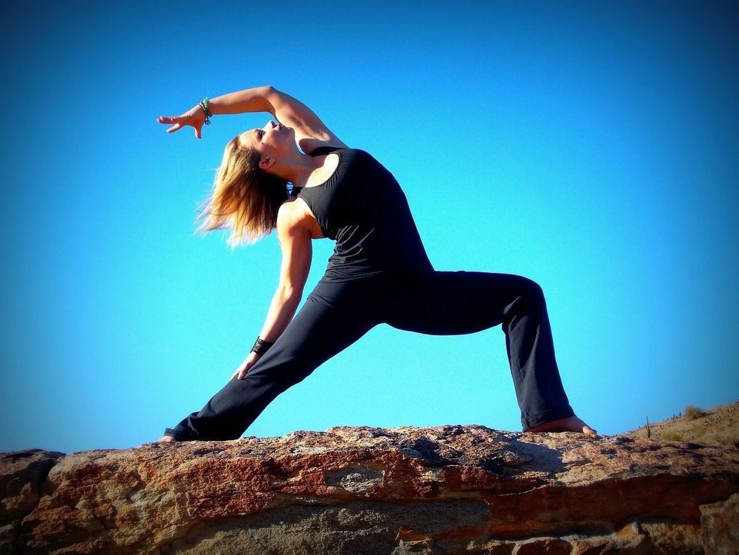 Rückbeugen im Yoga sind die perfekten Dehnübungen für den Rücken.