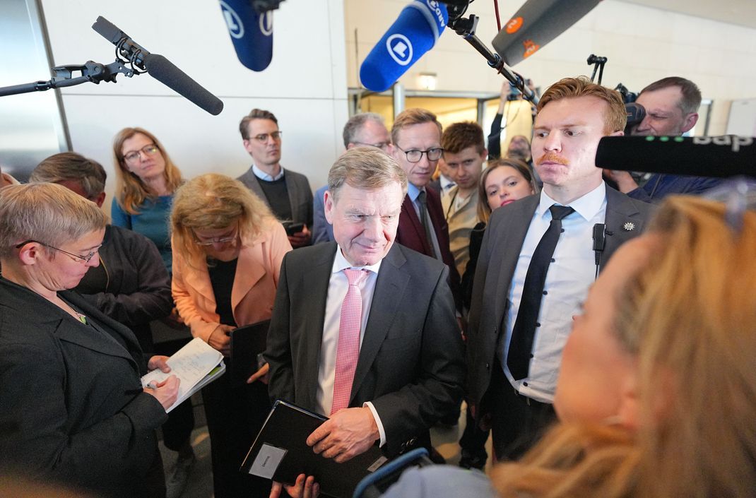 Johann Wadephul (CDU, Mitte) ist nach der gescheiterten Merz-Wahl ein beliebter Interview-Partner.