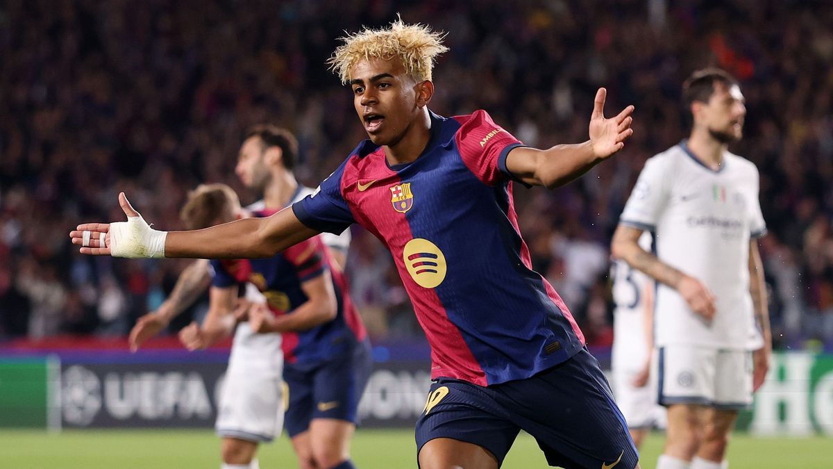 FC Barcelona v FC Internazionale Milano - UEFA Champions League 2024/25 Semi Final First Leg