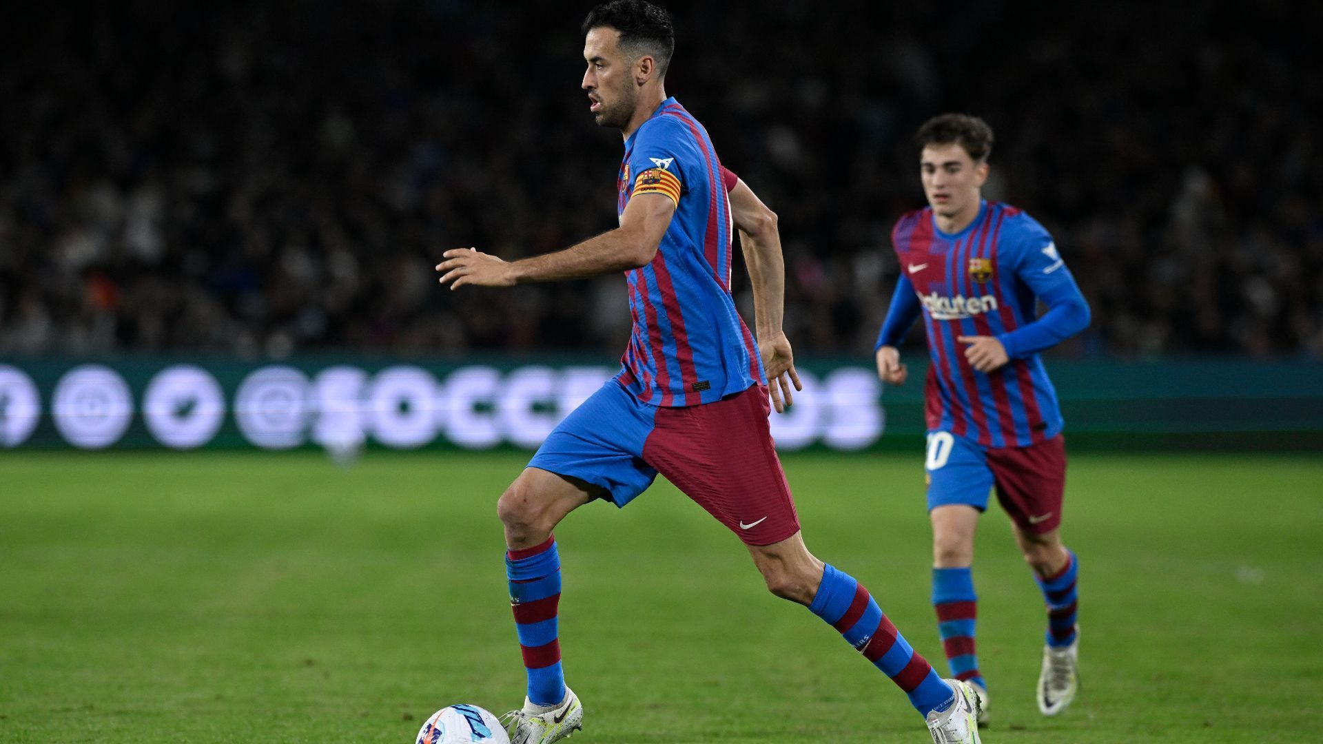 
                <strong>Sergio Buquets (FC Barcelona)</strong><br>
                ... oder Sergio Busquets empfindliche Kürzungen von bis zu 50 Prozent. Am 13. August beginnt in Spanien die Saison. Bis dahin wird beim FC Barcelona noch einiges passieren. So viel ist sicher.
              