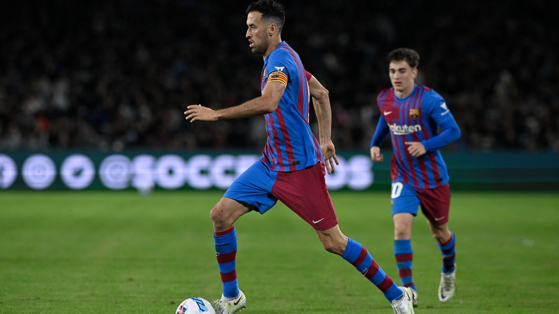 
                <strong>Sergio Buquets (FC Barcelona)</strong><br>
                ... oder Sergio Busquets empfindliche Kürzungen von bis zu 50 Prozent. Am 13. August beginnt in Spanien die Saison. Bis dahin wird beim FC Barcelona noch einiges passieren. So viel ist sicher.
              