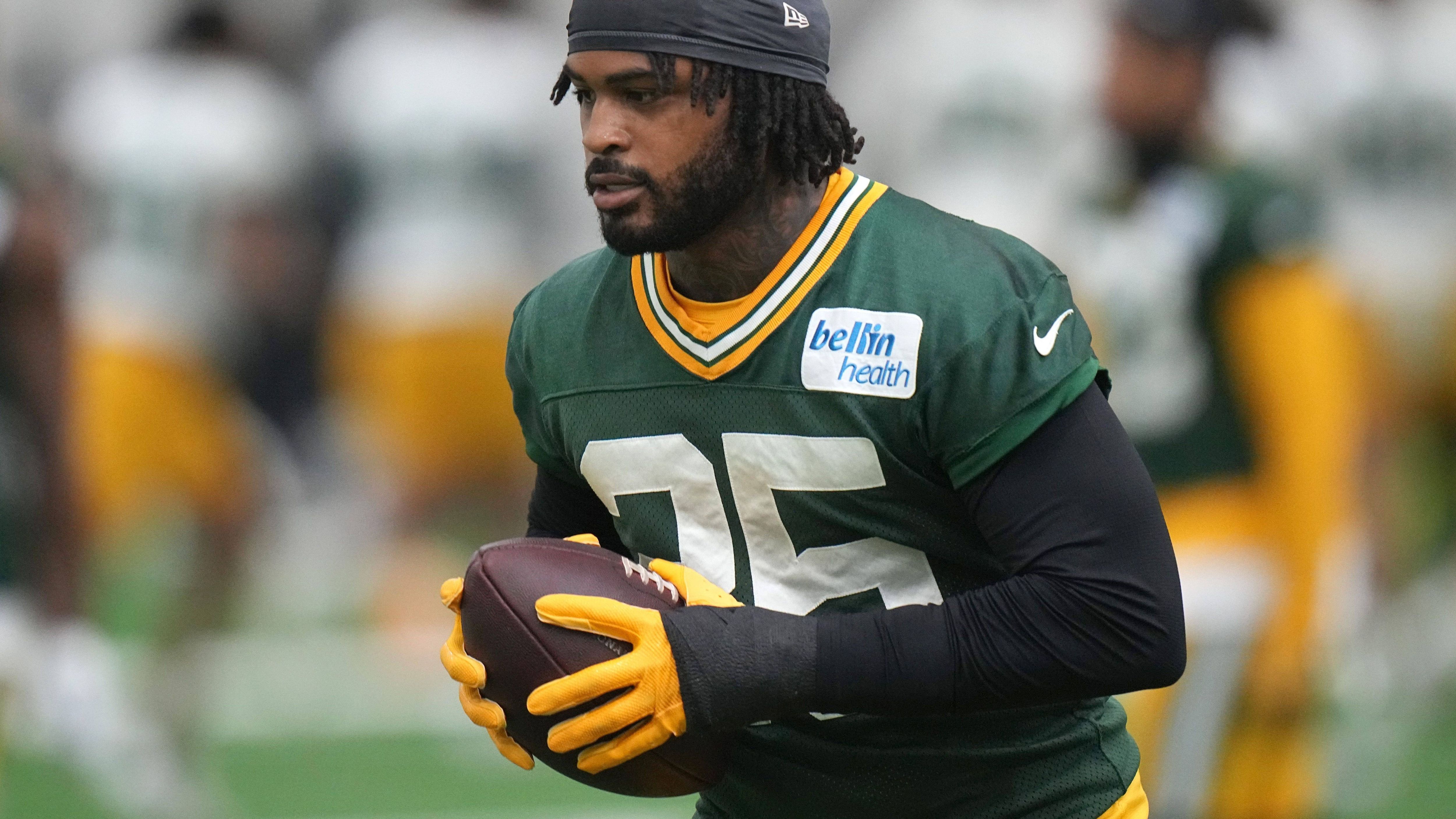 <strong>Kick Returner: Keisean Nixon (Green Bay Packers)</strong><br>Als Undrafted Free Agent landete Keisean Nixon 2019 bei den Oakland Raiders. Seine eigentliche Bestimmung entdeckte der Cornerback aber erst 2022 in Green Bay, wo er seitdem als Kick Returner in den Special Teams glänzt. Durch die <a href="https://www.ran.de/sports/american-football/nfl/news/nfl-neue-kickoff-regeln-gluecksfall-fuer-spieler-fans-kommentar-358023">neuen Kickoff-Regeln</a> dürfte unser MVP in der kommenden Saison noch wichtiger werden.