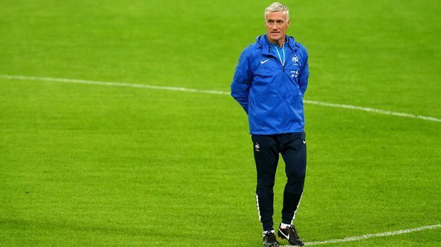 
                <strong>Platz  6: Didier Deschamps (Frankreich)</strong><br>
                Platz 6: Didier Deschamps (Frankreich). Jahresgehalt: 2.000.000 Euro.
              