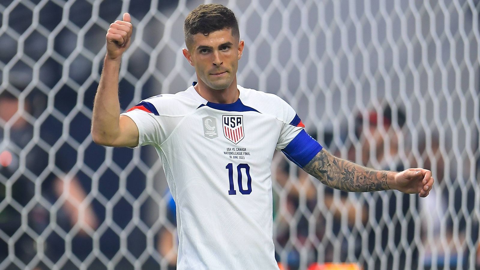 
                <strong>Christian Pulisic (AC Mailand)</strong><br>
                Christian Pulisic zieht es nach Italien. Der Ex-BVB-Star wechselt vom FC Chelsea zur AC Mailand und unterschreibt beim Champions-League-Halbfinalisten einen Vertrag bis 2027 mit der Option auf ein weiteres Jahr. "Ich bin sehr glücklich, hier zu sein. Ich bin begeistert. Ich freue mich darauf, bei diesem historischen Verein zu starten", sagte der US-Amerikaner bei seiner Ankunft. Chelsea kassiert von Milan kolportierte 22 Millionen Euro plus mögliche Bonuszahlungen.
              