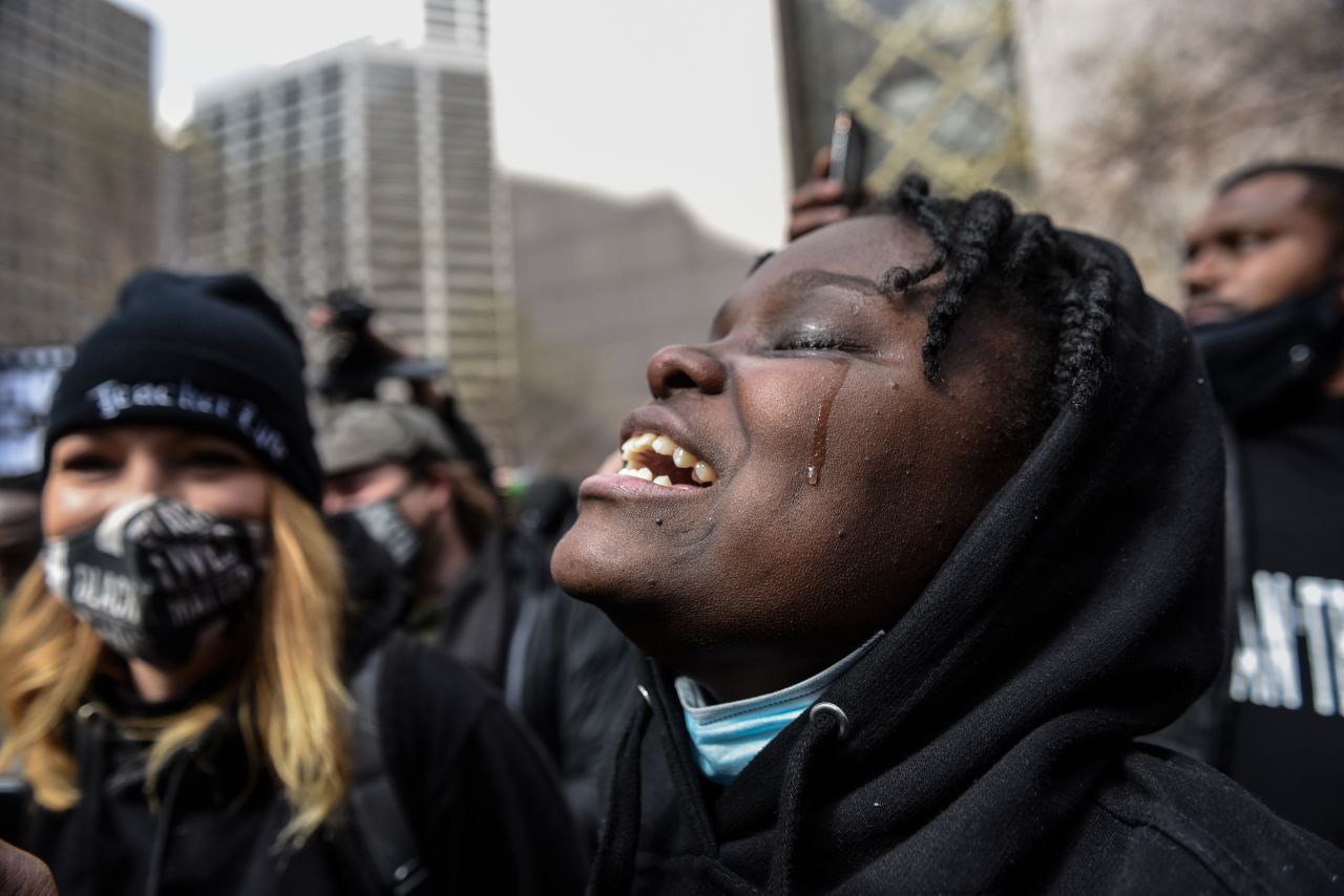 Ein emotionaler Moment: Als am 20. April das Urteil gegen Derek Chauvin verkündet wird, atmet die Black Lives Matter-Bewegung auf. 