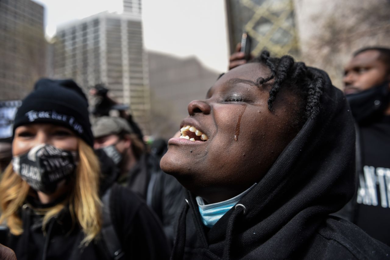 Ein emotionaler Moment: Als am 20. April das Urteil gegen Derek Chauvin verkündet wird, atmet die Black Lives Matter-Bewegung auf. 
