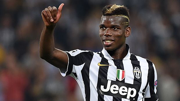 
                <strong>Paul Pogba (Juventus Turin)</strong><br>
                Mit 16 Jahren kehrt Paul Pogba seinem Geburtsland Frankreich den Rücken und schließt sich der Jugend von Manchester United an. Für die A-Mannschaft kommt Pogba nur auf 202 Minuten Einsatzzeit. 2012 wechselt der heutige Superstar ablösefrei zu Juventus Turin.
              