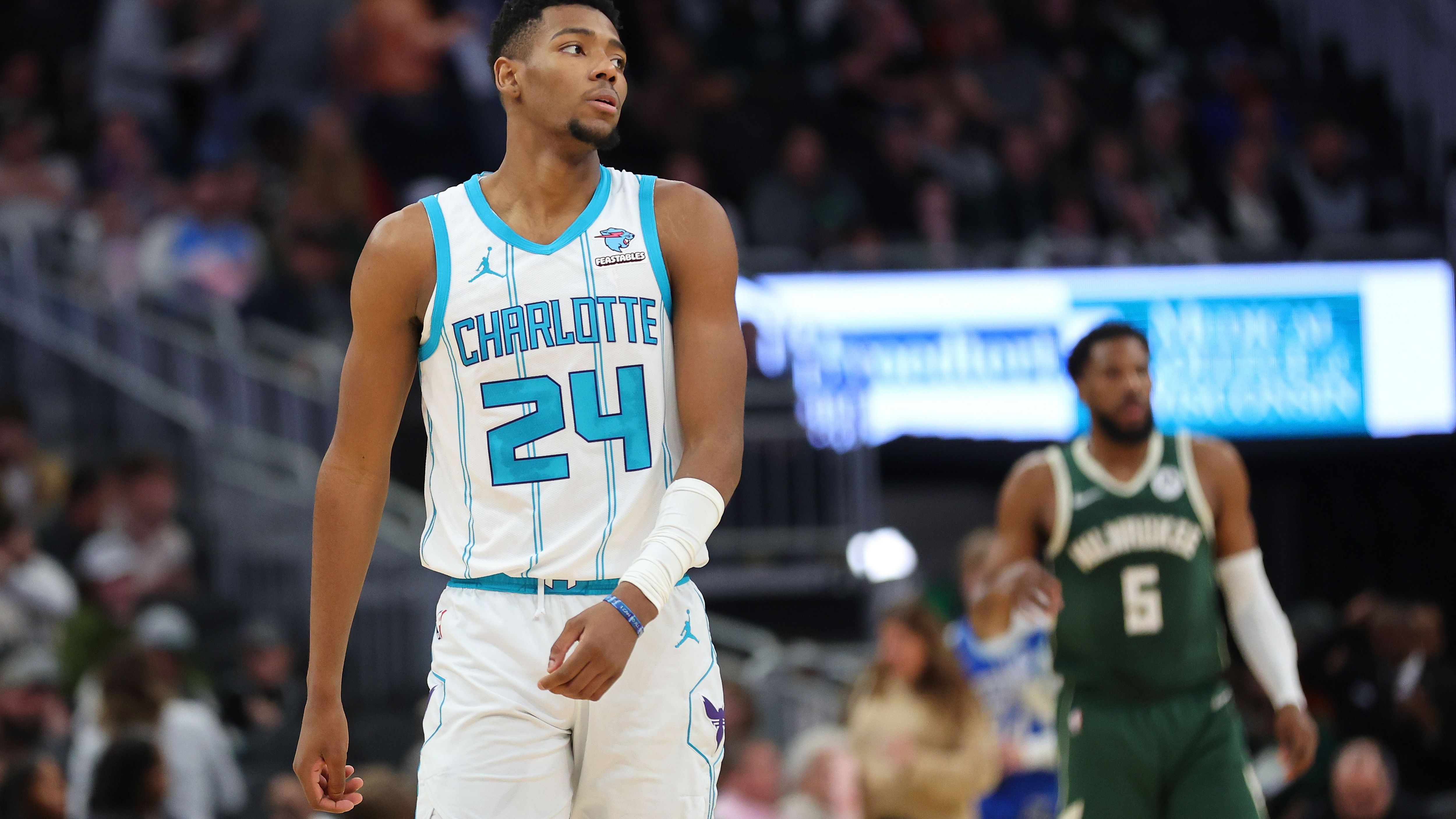 <strong>27. Charlotte Hornets (zuvor Rang 27, 13:41) </strong><br>Was ist denn mit Charlotte los? Eine perfekte Woche. 3:0! Kaum ein Team war zur Trade Deadline so aktiv. Zuletzt gab es nun Siege gegen die Grizzlies, Pacers und Hawks. Aus europäischer Sicht schön: Micic bekommt endlich richtig Spielzeit. Bei seinem Debüt gegen Memphis kam der Serbe auf starke 18 Zähler.