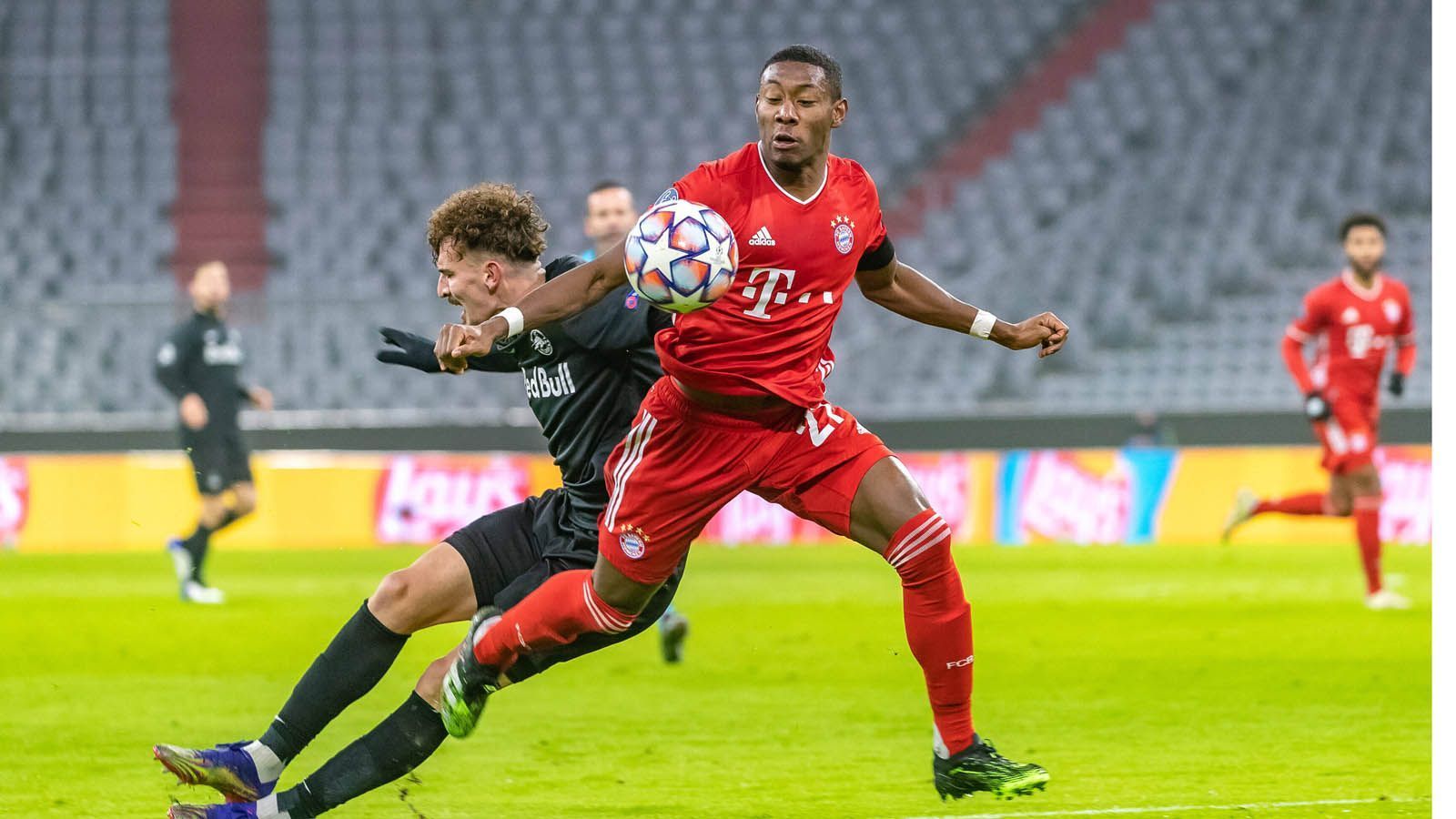 
                <strong>Fazit</strong><br>
                Und doch täuscht der subjektive Eindruck so mancher Beobachter nicht, dass Alaba nicht mehr auf dem Niveau agiert, wie in der Vorsaison. Ballverluste und Foulspiele, die bei Alaba zugenommen haben, sind meist das Resultat von Nachlässigkeiten. Auch offensiv strotzt der 28-Jährige wohl nicht von jenem Selbstvertrauen, das ihn in der vergangenen Saison noch auszeichnete. Aber all dies erscheint nur menschlich, angesichts des Getöses, das rund um die Zukunft seiner Person in den vergangenen Wochen und Monaten herrschte. Fällt nun die Entscheidung, egal in welche Richtung auch immer, dürften auch Alabas Zahlen wieder positiver werden, auch wenn ein Großteil der Bundesliga-Profis den Österreicher bereits um seine aktuellen Werte beneiden dürfte. 
              