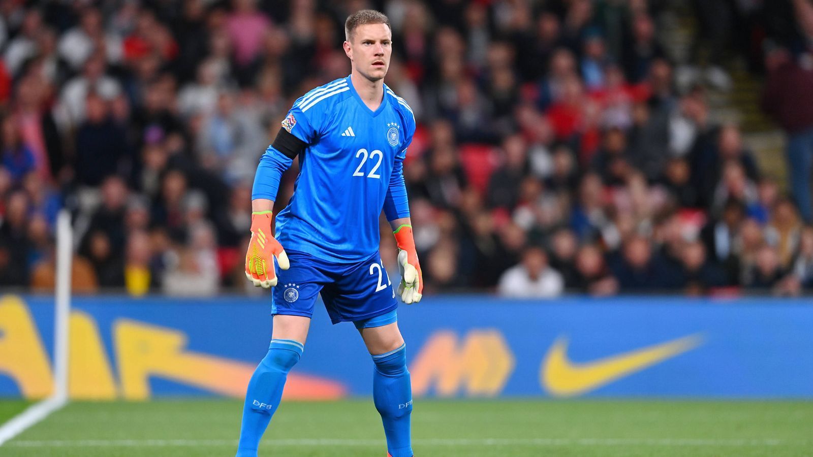
                <strong>Marc-Andre ter Stegen</strong><br>
                &#x2022; Verein: FC Barcelona<br>&#x2022; Länderspiele: 30<br>&#x2022; Bundesligaspiele: 108<br>&#x2022; LaLiga-Einsätze: 230<br>
              