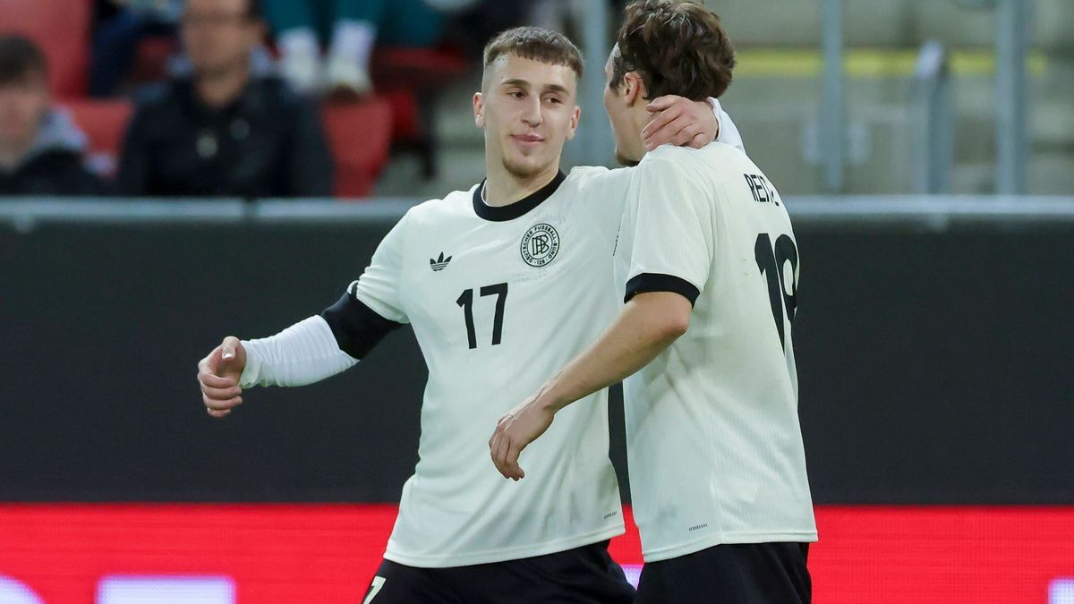 Brajan Gruda (Germany) bejubelt seinen Treffer zum 0:1 mit Rocco Reitz (Germany), International Friendly, Länderspiel, Nationalmannschaft U21, U 21 Slovakia and U21 Germany, Å tadion Antona Malatin...