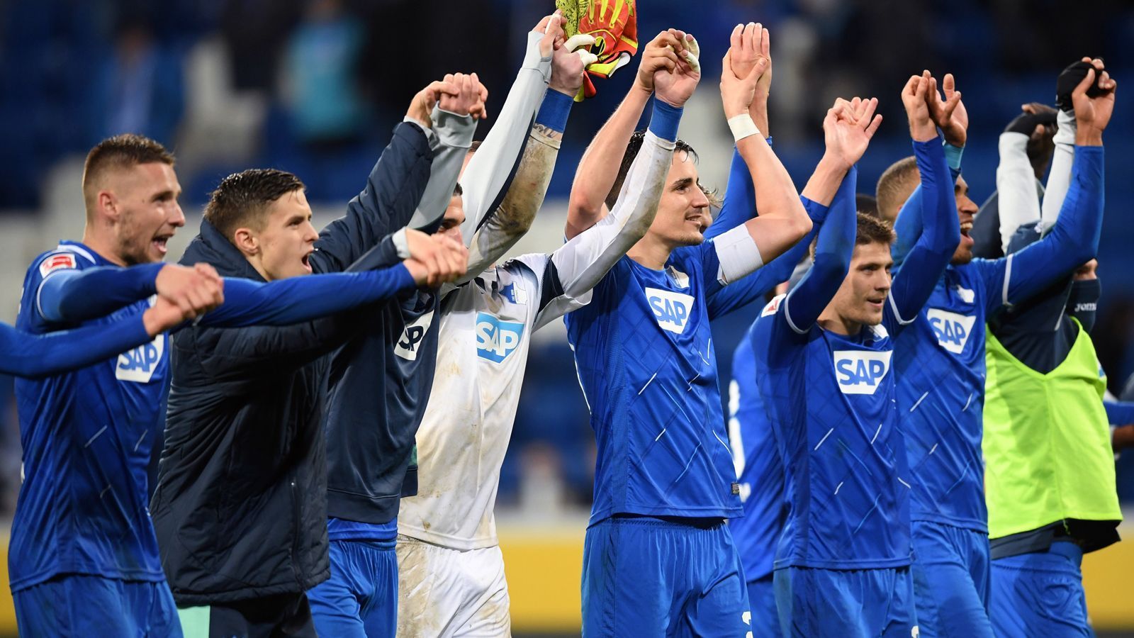 
                <strong>Platz 9: 1899 Hoffenheim</strong><br>
                 - 35 Punkte - 35:43 Tore - Torverhältnis: -8 - Restprogramm: Hertha BSC (H), Paderborn (A), Köln (H), Mainz (A), Düsseldorf (A), Leipzig (H), Augsburg (A), Union Berlin (H), Dortmund (A)  - Verletzte: Andrej Kramaric (Knieprobleme), Sargis Adamyan (Knöchel-OP), Munas Dabbur (Trainingsrückstand), Ishak Belfodil (Knie-OP) - Sperren: keine - Sperre droht: Benjamin Hübner (vier Gelbe Karten), Stefan Posch (neun Gelbe Karten)
              