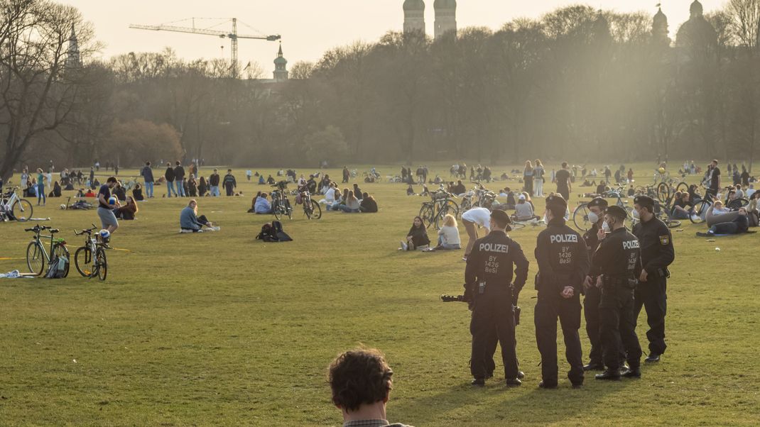 Nach der Niederlage der Staatsregierung vor dem Bundesverwaltungsgericht Ende 2022 können Bürger:innen unberechtigt verhängte Corona-Bußgelder zurückfordern.