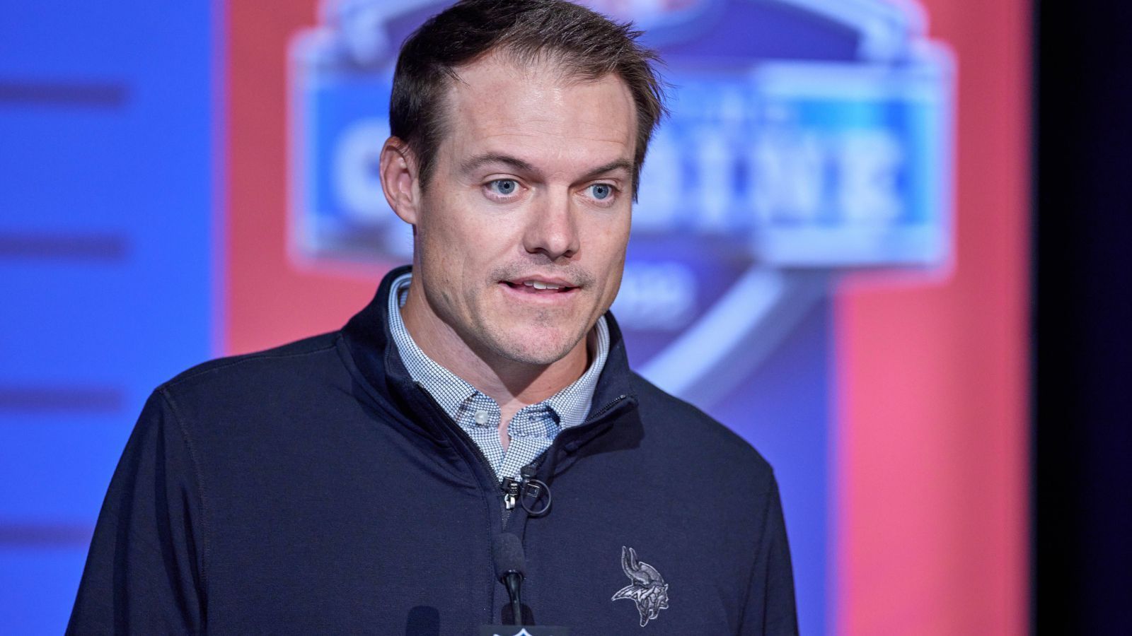 
                <strong>Kevin O'Connell (Minnesota Vikings)</strong><br>
                Kevin O'Connell ist neuer Head Coach der Minnesota Vikings und Nachfolger von Mike Zimmer. O'Connell kommt von den Los Angeles Rams und galt als rechte Hand von Sean McVay, dessen Team seit Jahren zur Elite der NFC gehört. Mit O'Connell kommt es bei den Vikings auch zum Kulturwechsel: Während Zimmer ein Defense-Spezialist ist, steht O'Connell vor allem für explosive Offense. In Minneapolis erhofft man sich durch den Trainerwechsel vor allem von Quarterback Kirk Cousins noch einmal einen Schritt nach vorne.
              
