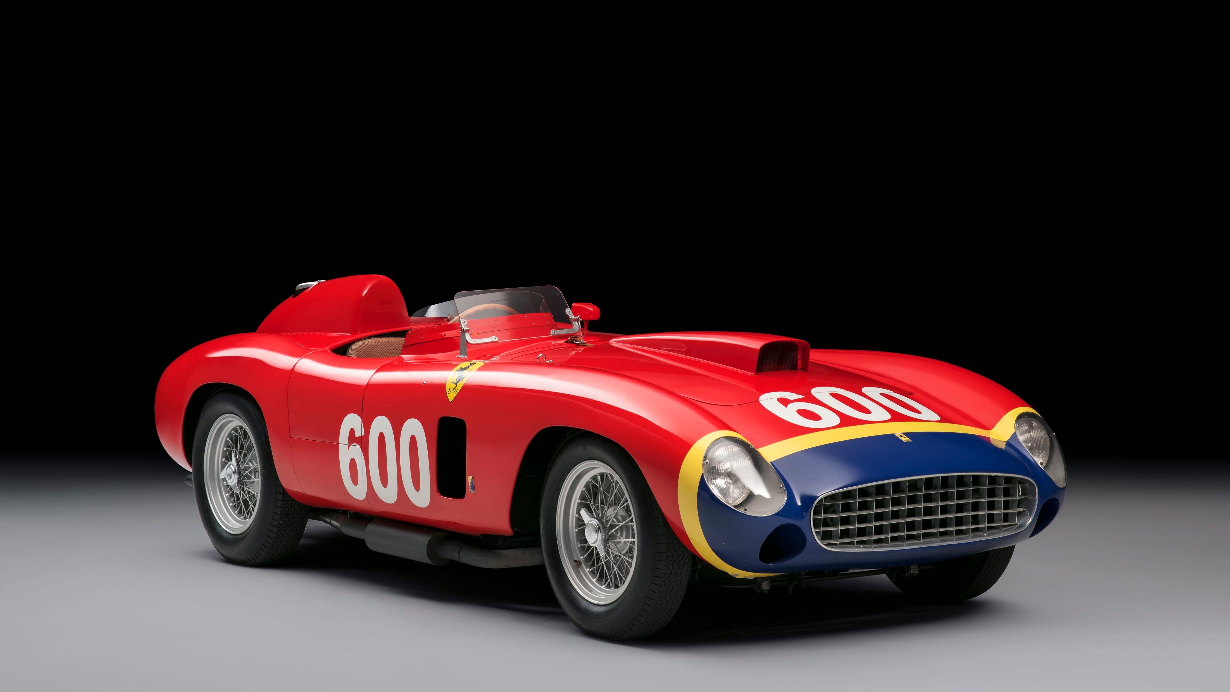 Den 3. Platz belegt das Modell „290 MM“ aus dem Jahr 1956. Es wurde 2015 für 28 Millionen Dollar (rund 26 Millionen Euro) bei einer RM Sotheby's Auktion versteigert. Der ikonische Rennwagen wurde einst für den erfolgreichen Rennfahrer Juan Manuel Fangio gebaut. Von diesem Modell gibt es ebenfalls nur vier Exemplare.