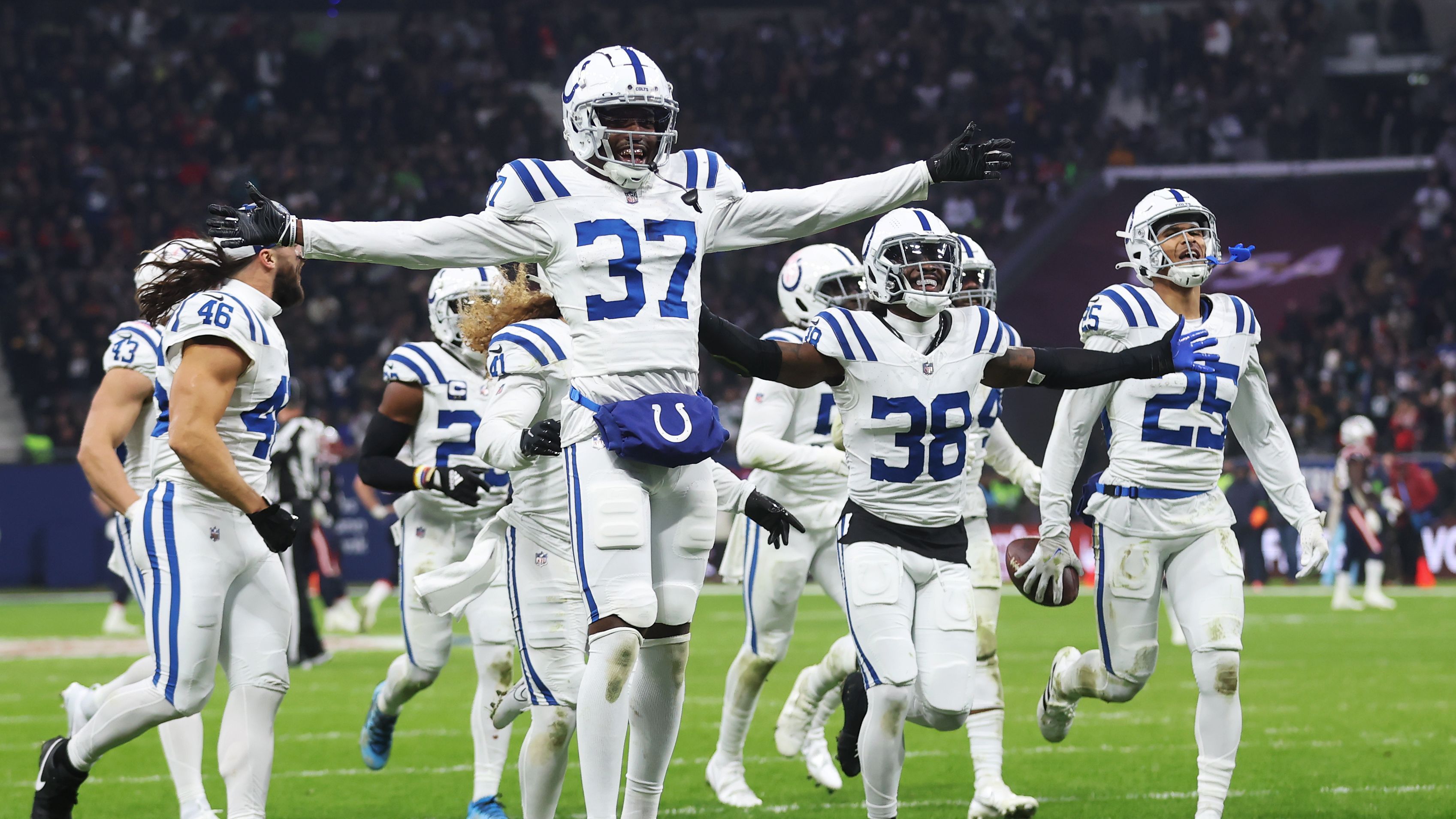 <strong>Indianapolis Colts</strong><br>Offense:<br>Passing Yards - 218,1&nbsp;pro Spiel<br>Rushing Yards -118&nbsp;pro Spiel<br>Overall Yards - 336,1&nbsp;pro Spiel<br>Punkte - 24,2&nbsp;pro Spiel<br>Defense:<br>Passing Yards - 228,8&nbsp;pro Spiel<br>Rushing Yards - 129,7&nbsp;pro Spiel<br>Overall Yards - 358,5&nbsp;pro Spiel<br>Punkte - 24,8 pro Spiel