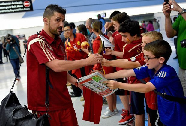 
                <strong>David Villa (32, Spanien)</strong><br>
                David Villa hat bereits angekündigt, seine Karriere in der Nationalmannschaft nach der WM zu beenden. Der Stürmer kann ohne Druck ins Turnier gehen, denn er ist bereits Weltmeister mit Spanien geworden.
              