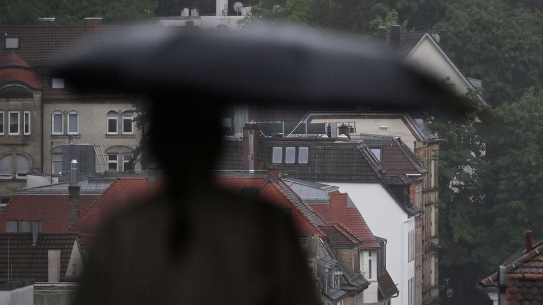 Vielerorts kam im Juli der Regenschirm öfter zum Einsatz als der Sonnenschirm.