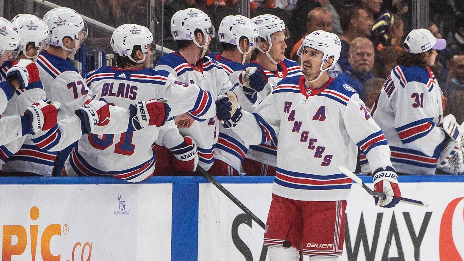 
                <strong>New York Rangers</strong><br>
                Die Rangers lassen bei einem Tor "Slapshot" von Ray Castaldi in der Arena laufen.
              