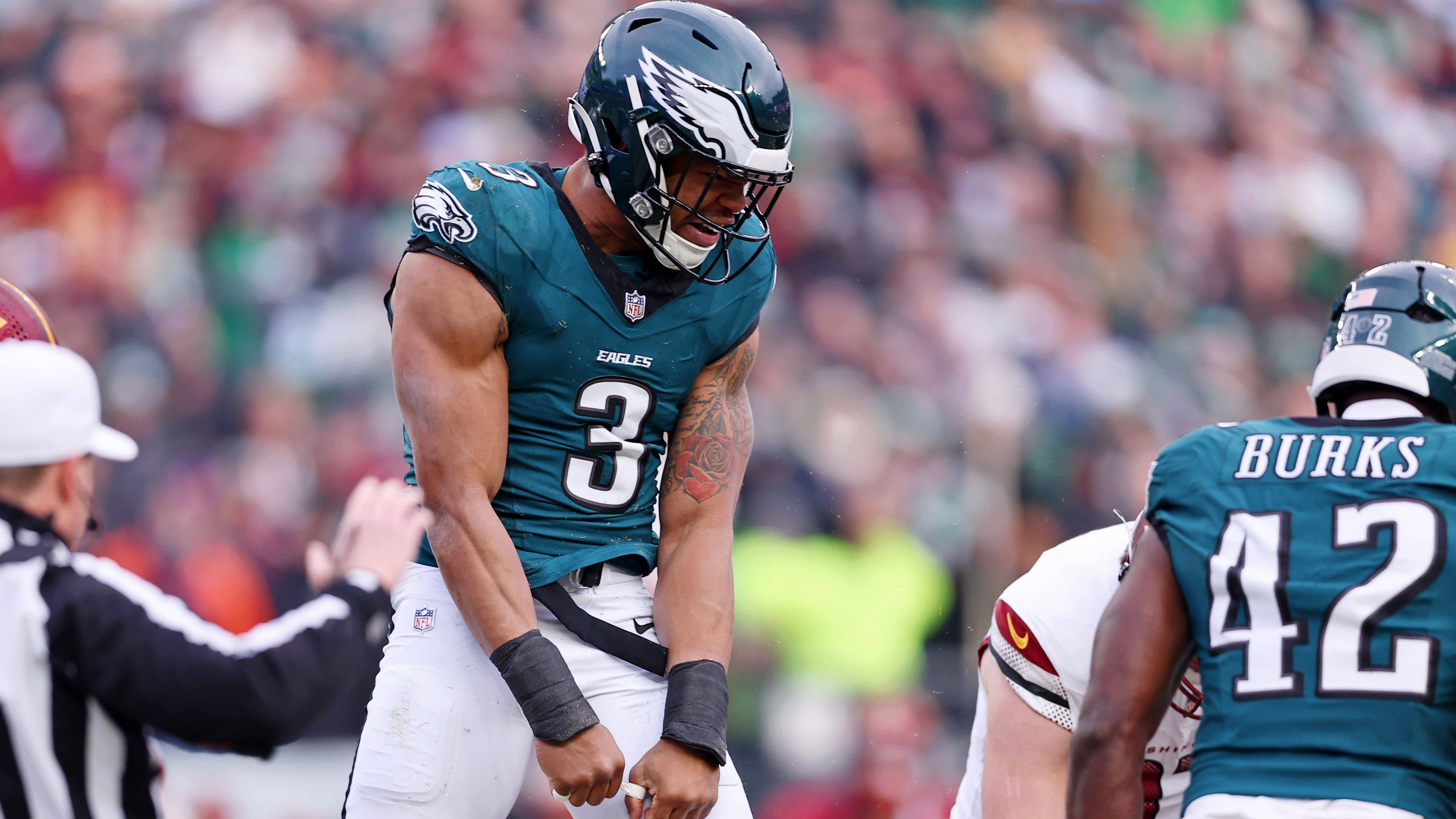 <strong>Philadelphia Eagles: Nolan Smith (Linebacker)</strong><br>Nolan Smith ist nach den Abgängen von Josh Sweat und Brandon Graham die Nummer 1 im Pass Rush der Eagles. Der Erstrundenpick von 2023 hatte einen durchwachsenen Start in die NFL, kam dann aber in der vergangenen Saison in Fahrt: 6,5 Sacks und 50 Pressures in den letzten zwölf Saisonspielen sowie vier weitere Sacks in den Playoffs. Nun könnte dem Edge Rusher der Sprung in die Liga-Elite gelingen.