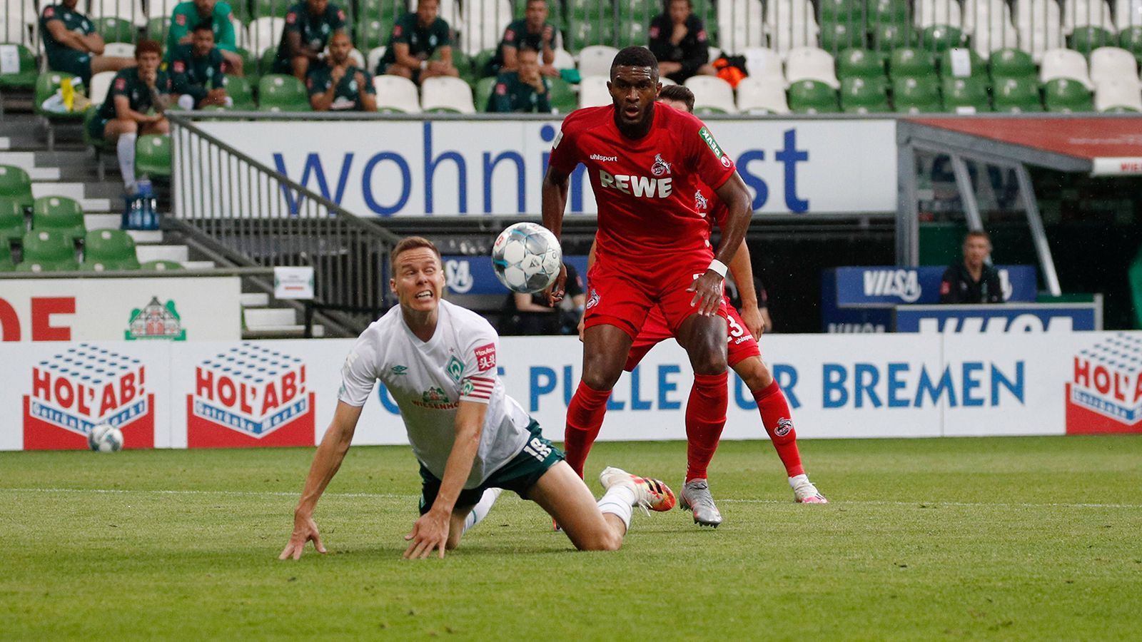 
                <strong>10. Minute: Köln mit der ersten dicken Chance</strong><br>
                Bremen beginnt nicht schlecht, aber Köln hat die erste große Chance. Anthony Modeste taucht frei im Strafraum auf und schießt platziert. Pavlenka zeigt sich reaktionsschnell und pariert. In Berlin sind die ersten zehn Minuten sehr zerfahren ohne wirkliche Gelegenheiten.
              