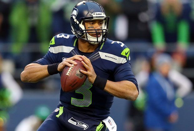 
                <strong>Russell Wilson</strong><br>
                Wilson warf in dieser Saison kaum Interceptions (neun), aber sein direkter Punkte-Anteil ist seit Dezember gesunken. Nur fünf Touchdowns warf er in den vergangenen sechs Spielen. Bringt er wieder so wenig Zählbares, kann dies allein vom Laufspiel wohl nicht mehr aufgefangen werden.
              