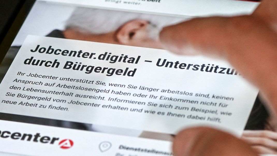 CDU-Generalsekretär Linnemann fordert einen härteren Kurs beim Bürgergeld - die SPD warnt allerdings vor Angriffen auf den Sozialstaat.
