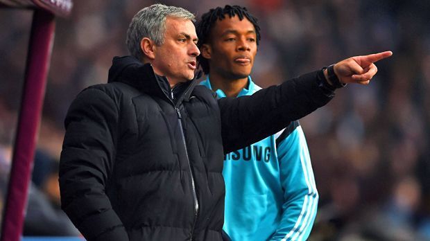 
                <strong>Juan Cuadrado</strong><br>
                Der Kolumbianer Juan Cuadrado ist das jüngste Mourinho-Opfer. Im Winter 2015 kommt der 27-Jährige für 31 Millionen aus Florenz als Nachfolger von Andre Schürrle. Doch in der Premier League setzt der schnelle Außenbahnspieler nicht durch und wird von Mourinho nur zwölf Mal eingesetzt.
              