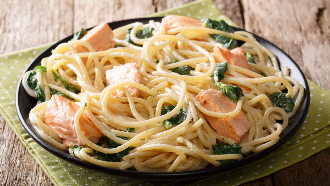 Ein besonders schnelles und einfaches Rezept für Spaghetti al Salmone.