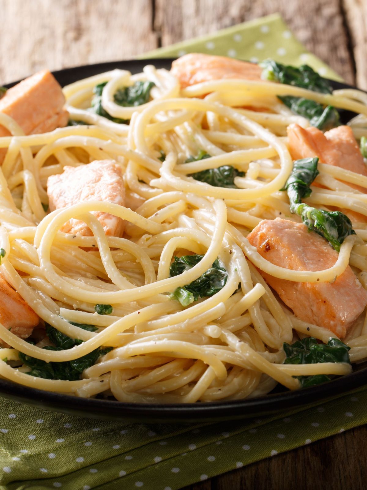 Ein besonders schnelles und einfaches Rezept für Spaghetti al Salmone.