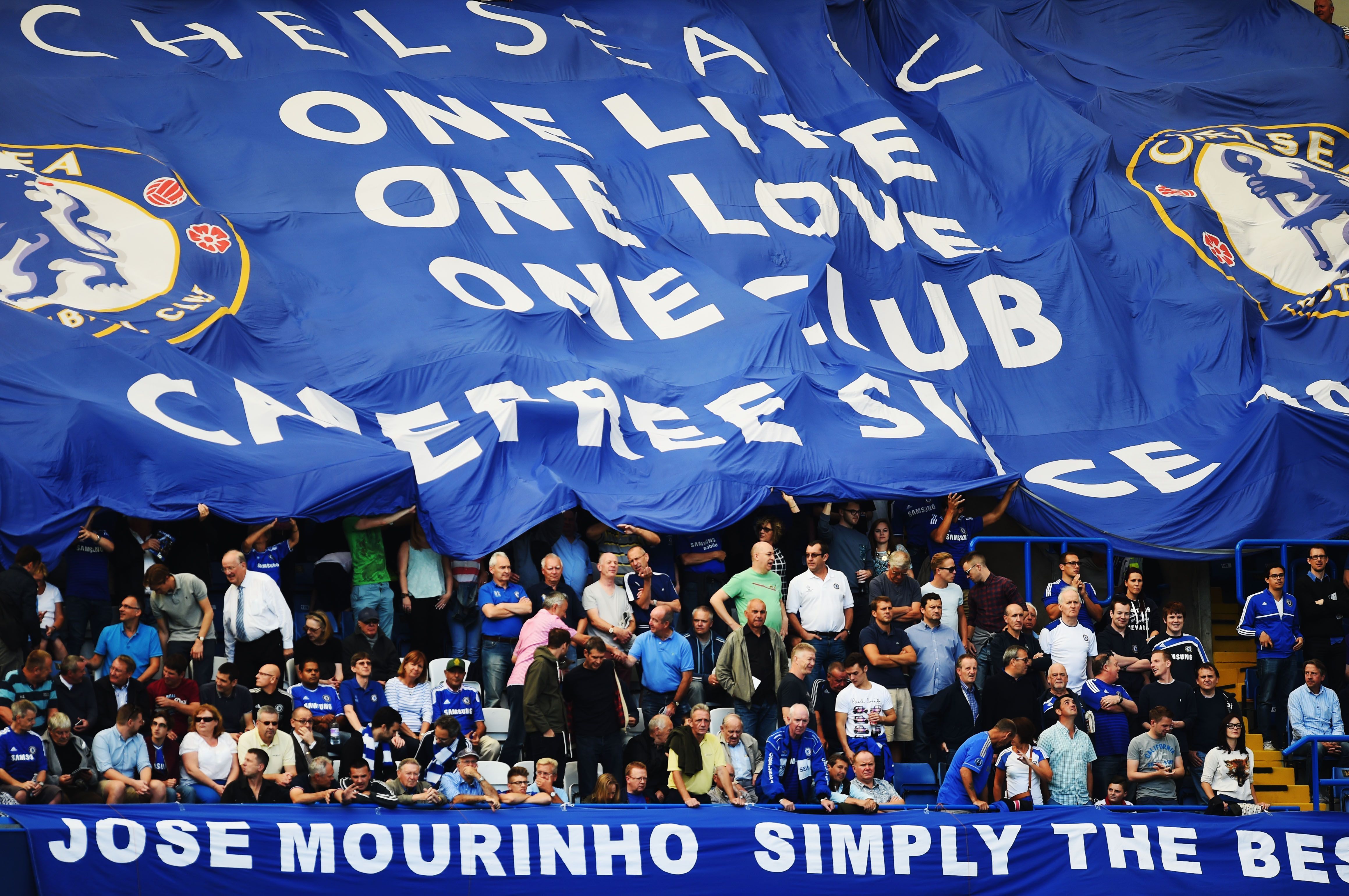 
                <strong>7. FC Chelsea: 387,9 Millionen Euro</strong><br>
                Auch die Blues haben mit 387,9 Mio. Euro einen neuen Rekordumatz verzeichnet. Es ist der größte Gewinn, seit der russische Oligarch Roman Abramowitsch den Verein 2003 übernommen hatte.
              